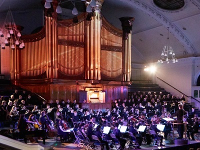 University Choir and Philharmonia with Amatis Piano Trio